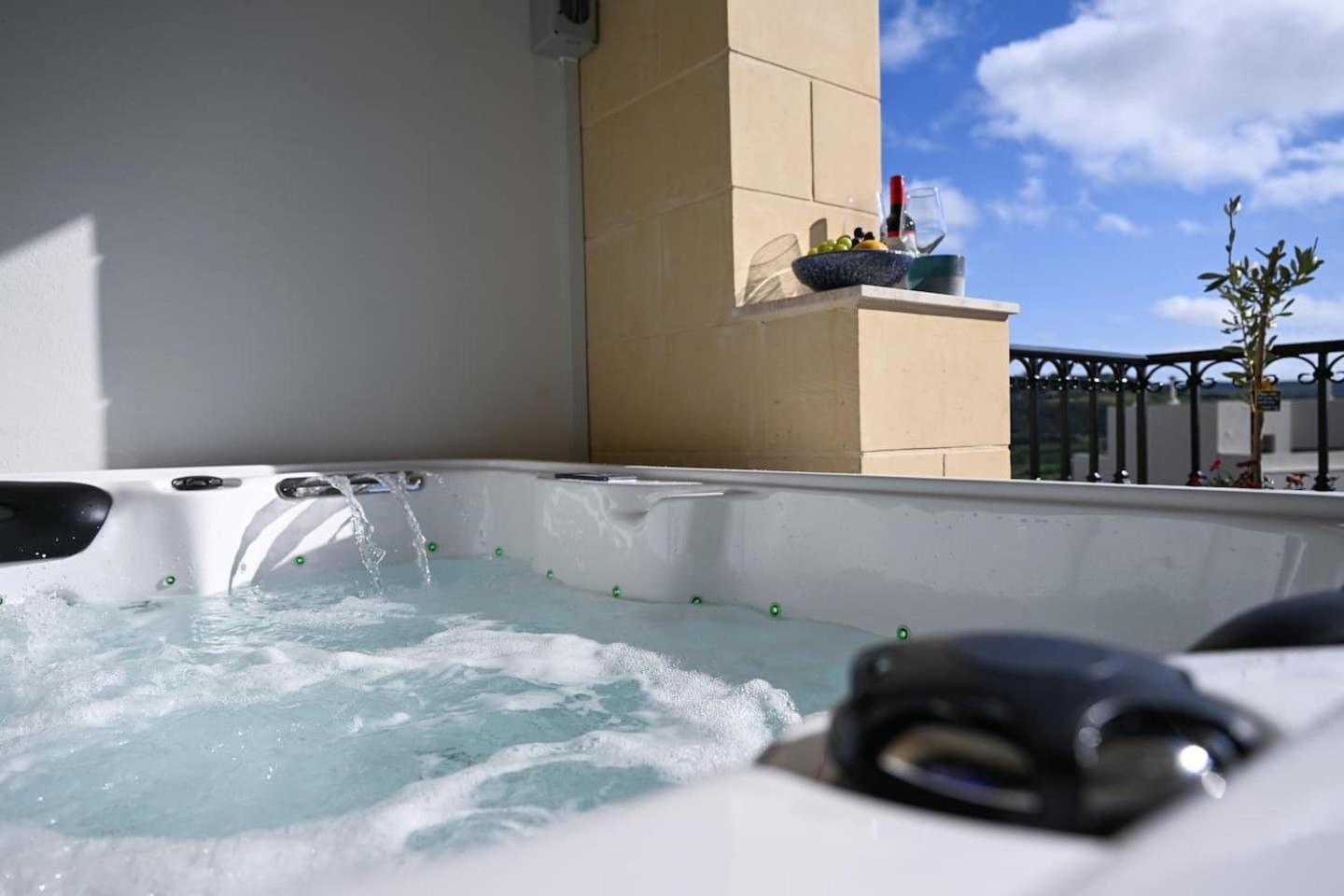 Fl 3 Ta'Lonza Luxury With Hot Tub By Homely Мелліха Екстер'єр фото